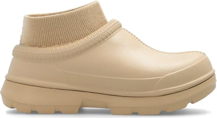 Tasman Round Toe Ankle Boots