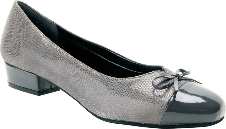 Tawnie Bow Cap Toe Pump