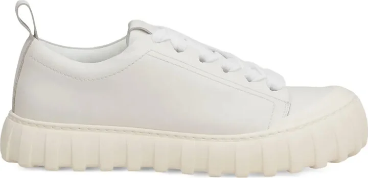 Tempo sneakers