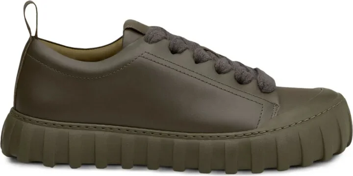 Tempo sneakers