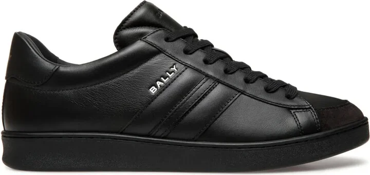 Tennis sneakers