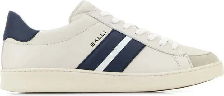 Tennis sneakers