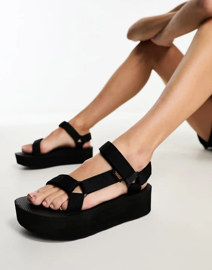 Teva flatform universal chunky sandals in black