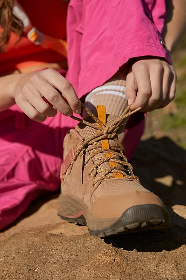 Teva Grandview GTX Hiker Boots - Image 2