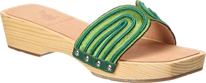 The Harness Clog