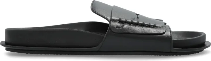 The Mocassin slides