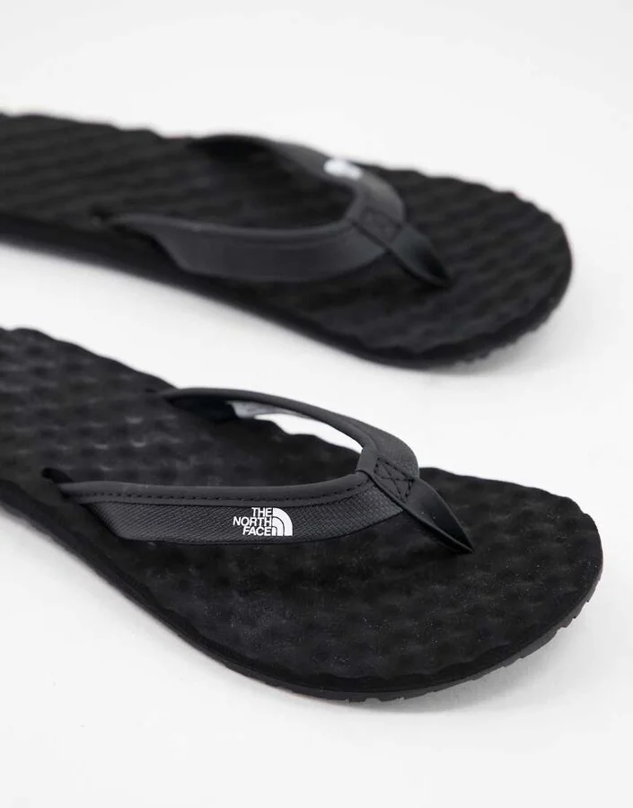 The North Face Base Camp II flip flops in black - Image 2