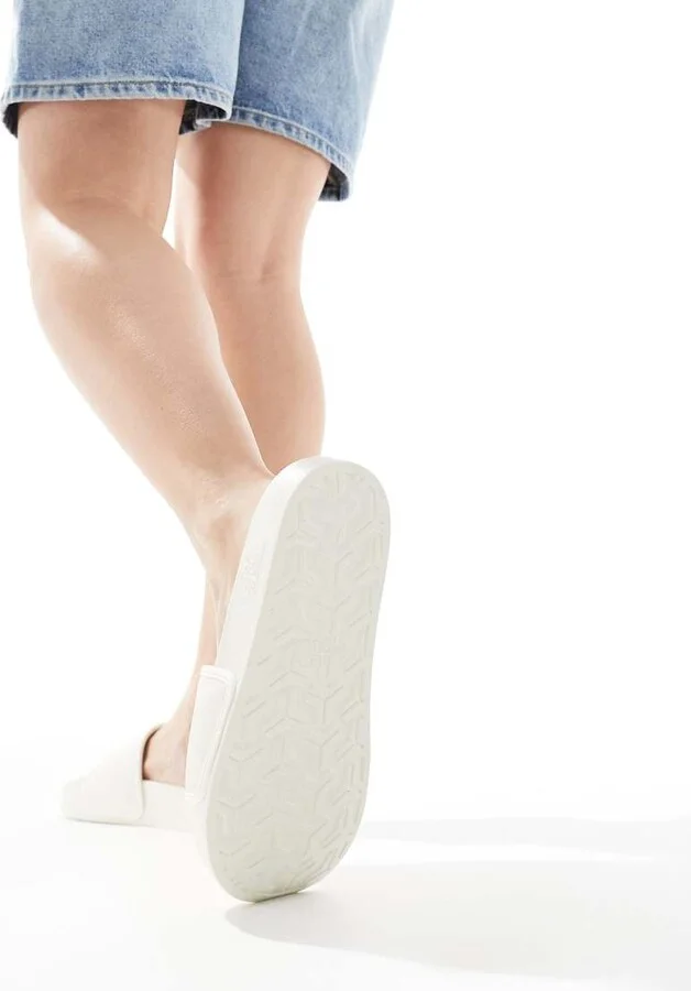 The North Face Base Camp III sliders in white - Image 2