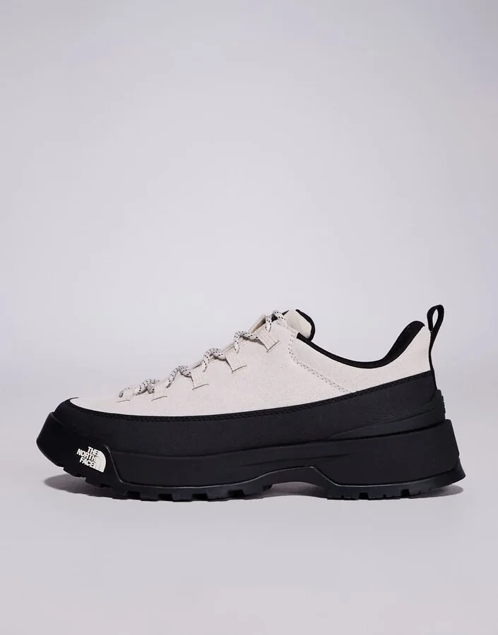 The North Face Glenclyffe Urban Low Boots in white and black - Image 4
