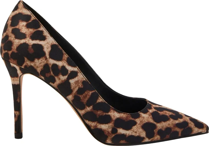 The Revival Pointed Toe Pump - Image 3
