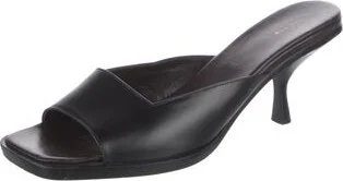 The Row - Image 2