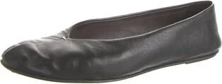The Row - Image 2