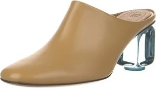 The Row - Image 2