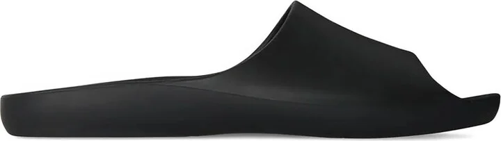 The Row Ama Slides
