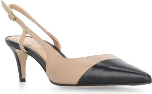 The Seller With Heel - Image 3
