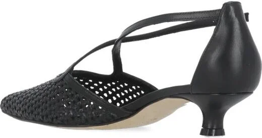 The Seller With Heel - Image 4