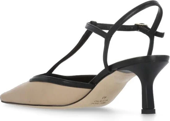 The Seller With Heel - Image 4