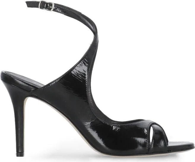 The Seller With Heel