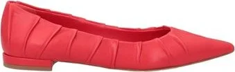 The Seller Woman Ballet flats