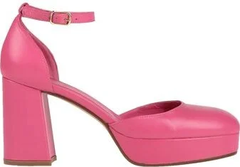 The Seller Woman Pumps