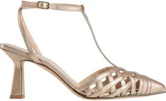 The Seller Woman Pumps