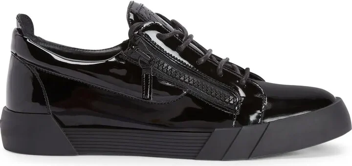 The Shark 5.0 low-top sneakers