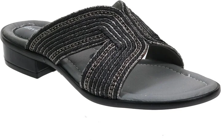 Thrill Detailed Sandal