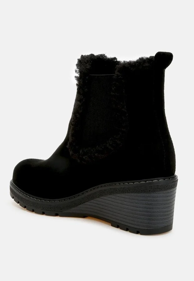 Thunderhoof Faux Fur Lined Chelsea Boots - Image 3