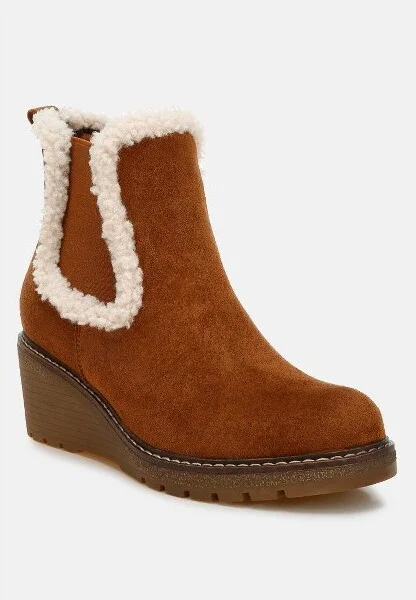 Thunderhoof Faux Fur Lined Chelsea Boots Women - Image 3