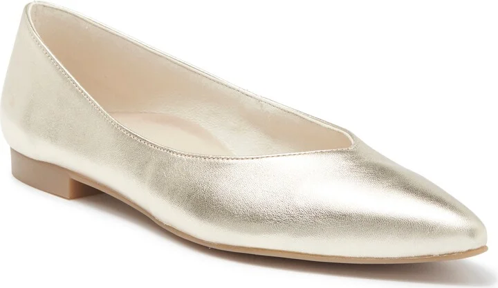 Tia Pointed Flat