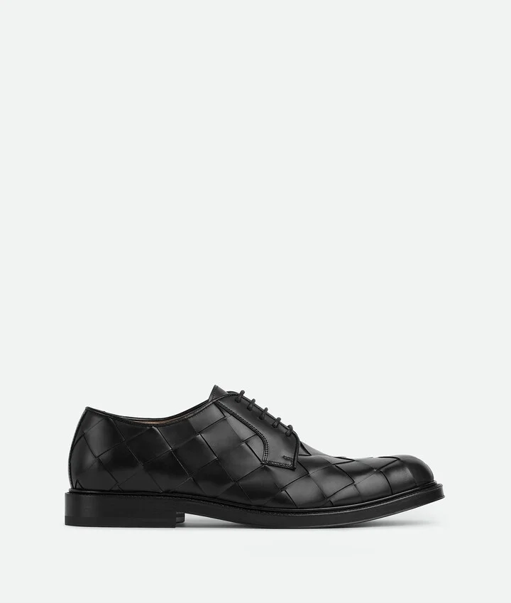 Tie Lace-Up Shoe