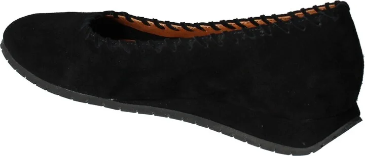 Tiffanie Flat - Image 2