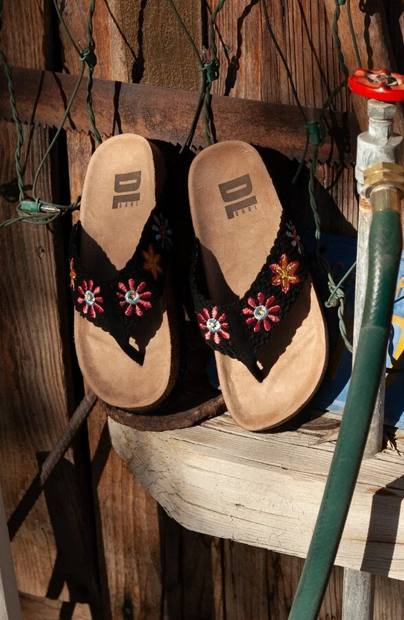 Tigerlily Embroidered Platform Flip Flop - Image 11
