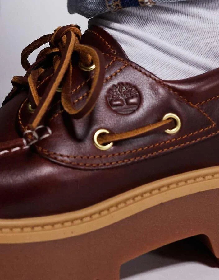 Timberland Stone Street platform boat shoes in burgundy - Image 2