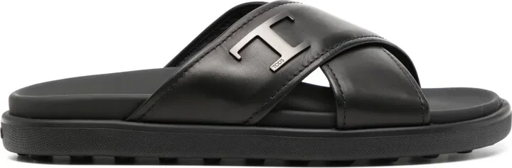 Timeless leather sandals