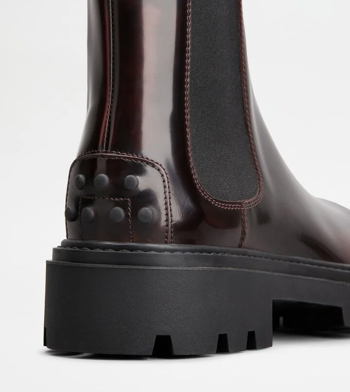 Tod's Chelsea Boots in Leather - Image 5