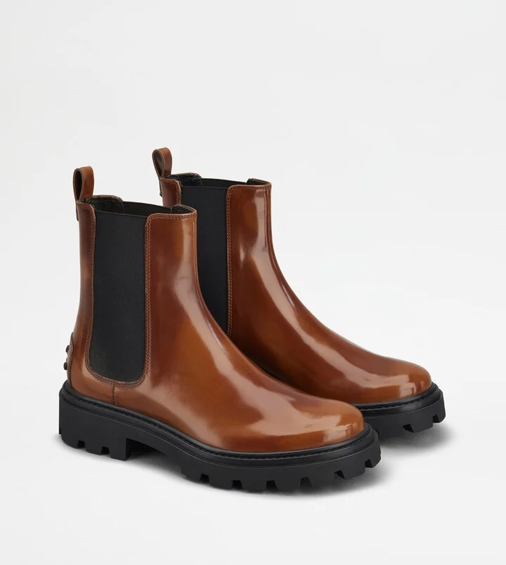 Tod's Chelsea Boots in Leather - Image 2