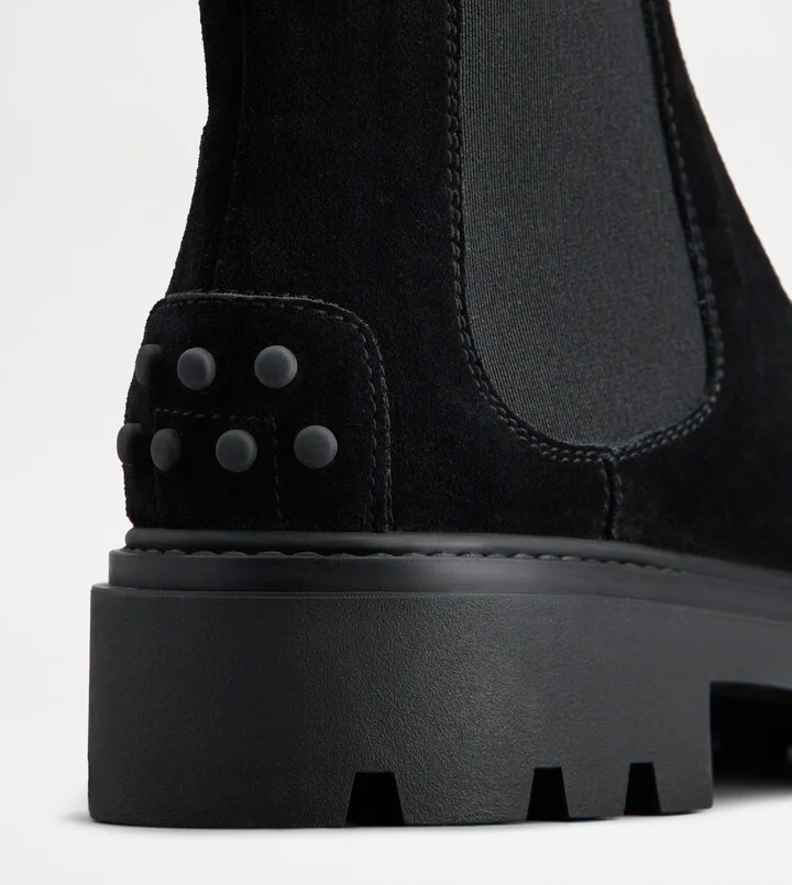 Tod's Chelsea Boots in Suede - Image 5