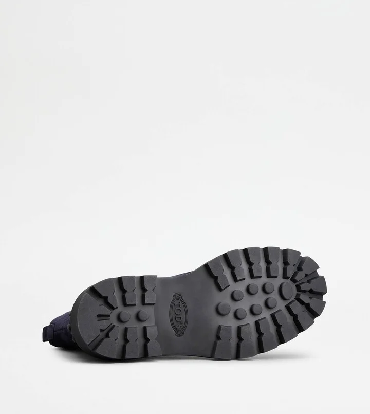 Tod's Chelsea Boots in Suede - Image 4