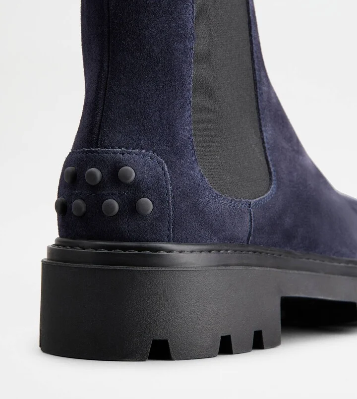 Tod's Chelsea Boots in Suede - Image 5