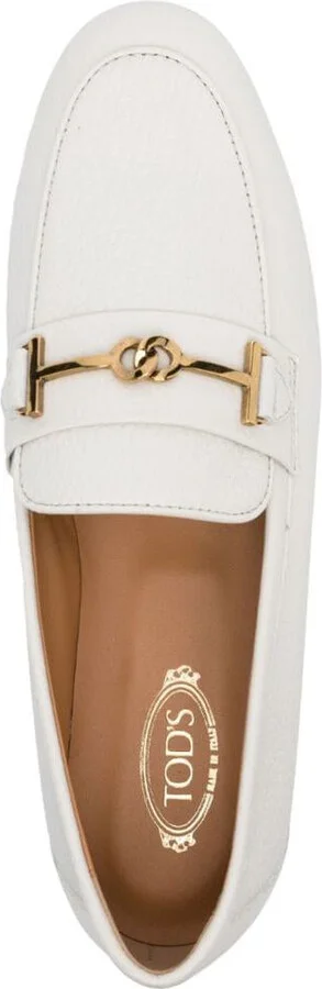 Tod'S Grained Leather Loafers With Metal T Ring Accessory Shoes - Image 4