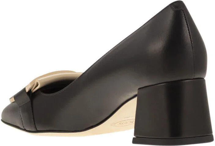 Tod'S Leather Pumps With Chain - Image 3