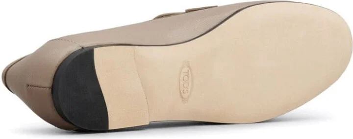 Tod'S Oval Logo Leather Loafer Shoes - Image 4