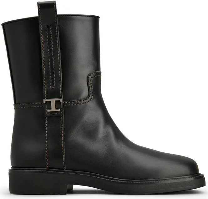 Tod's Round Toe Ankle Boots