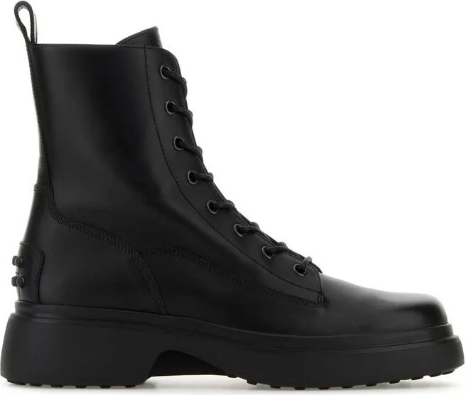 Tod's Round-Toe Lace-Up Boots