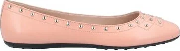 Salmon pink