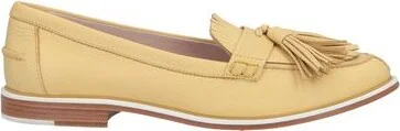 Pastel yellow