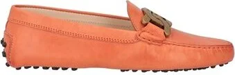 Salmon pink