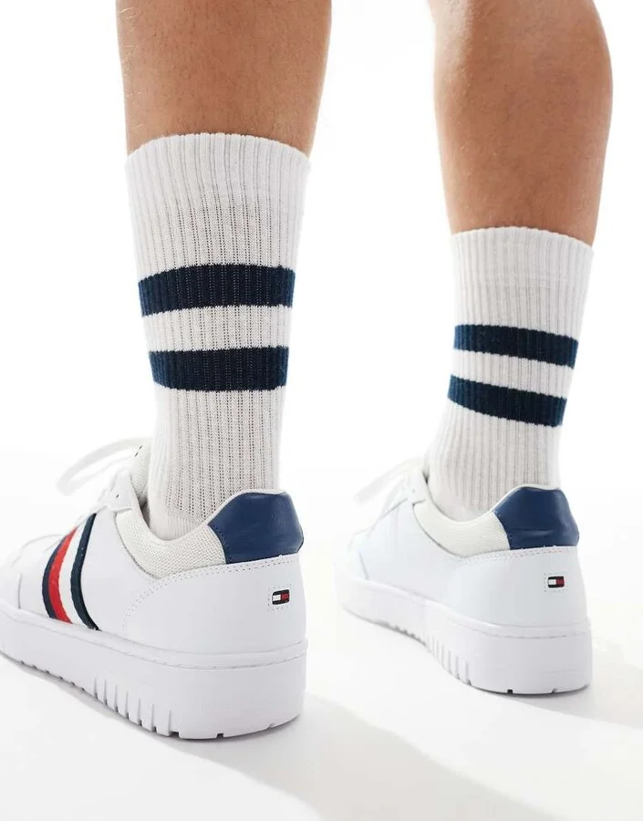 Tommy Hilfiger Basket lite sneakers in white - Image 4
