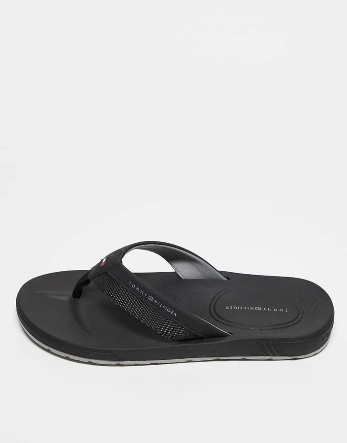 Tommy Hilfiger beach flip flops in black - Image 3